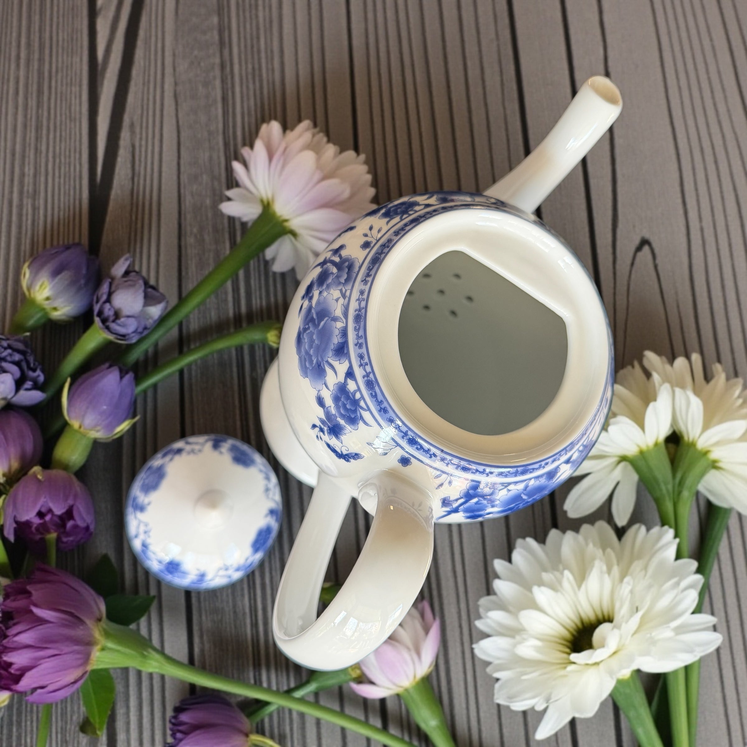 Vintage Teapot - Blue Rose (Baum Bros 2008, China)