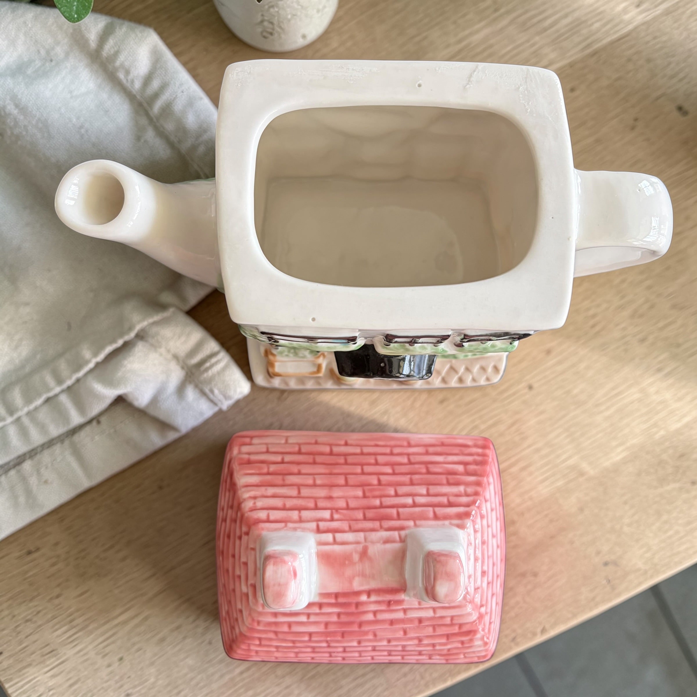 Vintage Teapot - Cottage (Staffordshire)