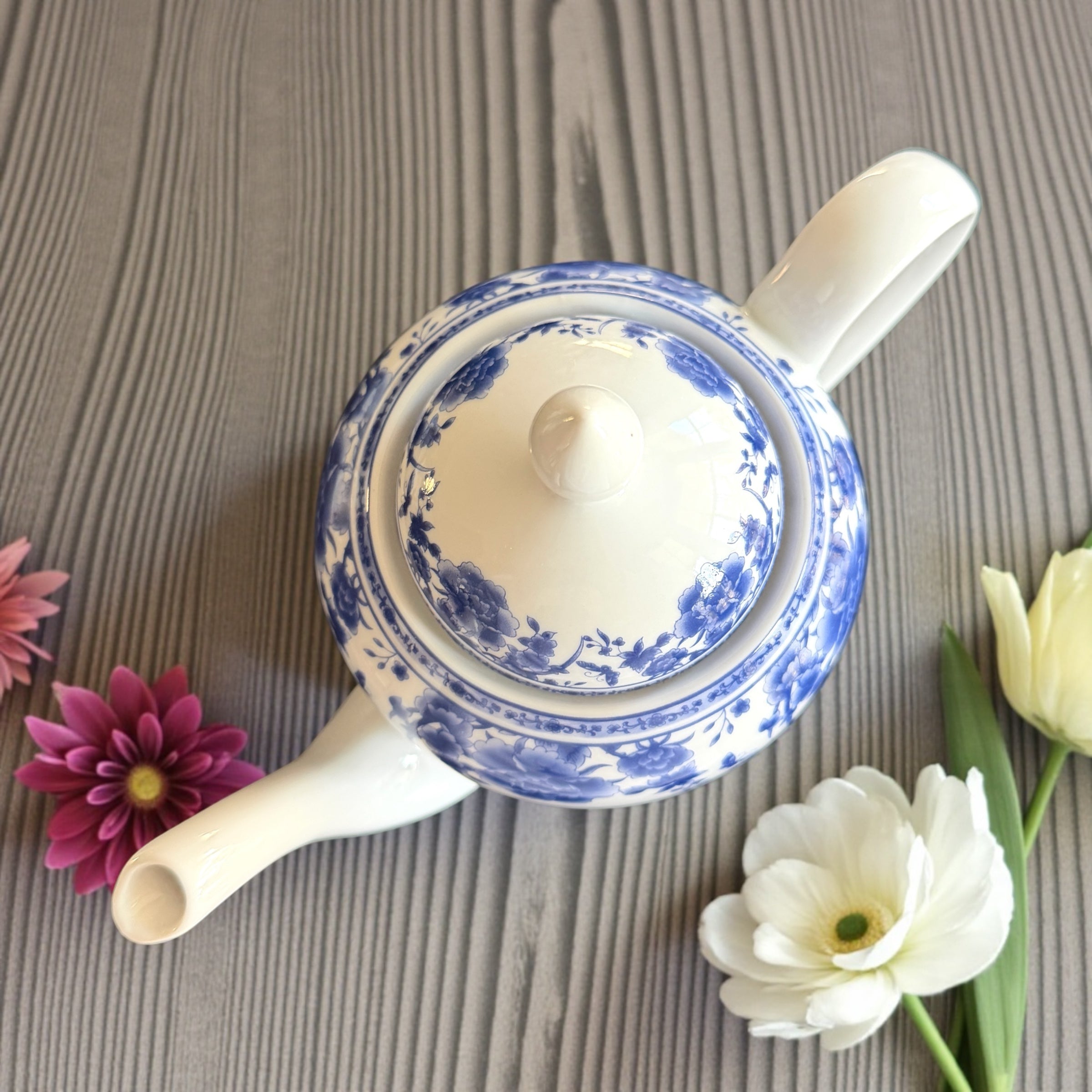 Vintage Teapot - Blue Rose (Baum Bros 2008, China)