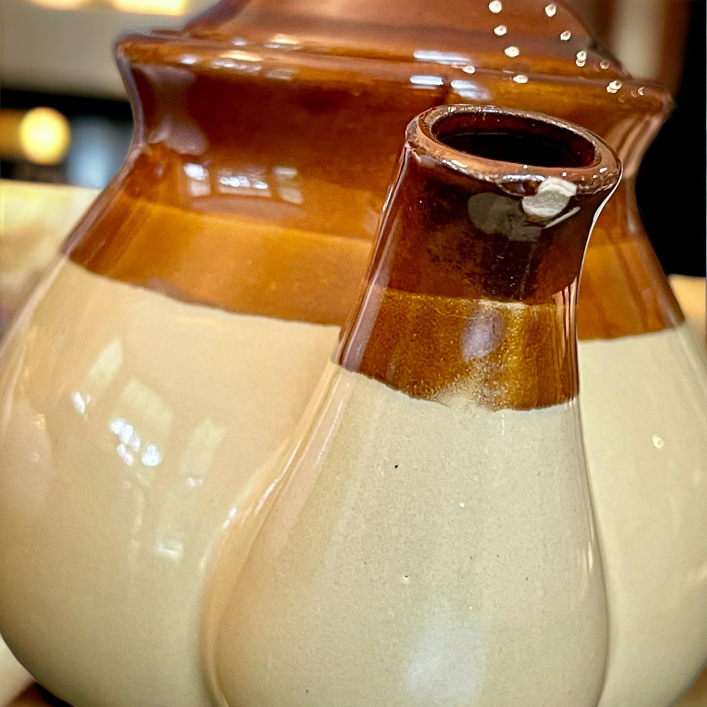 Vintage Teapot - Country Brown/Tan (Unknown)