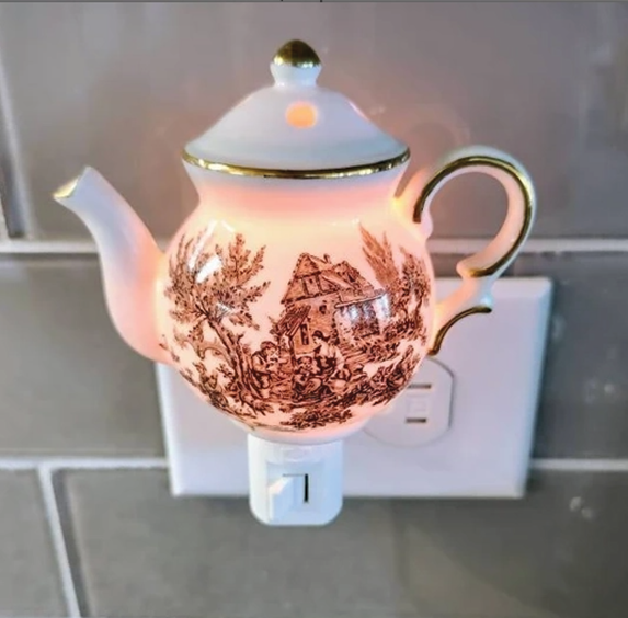 English Toile Teapot Nightlight - Red