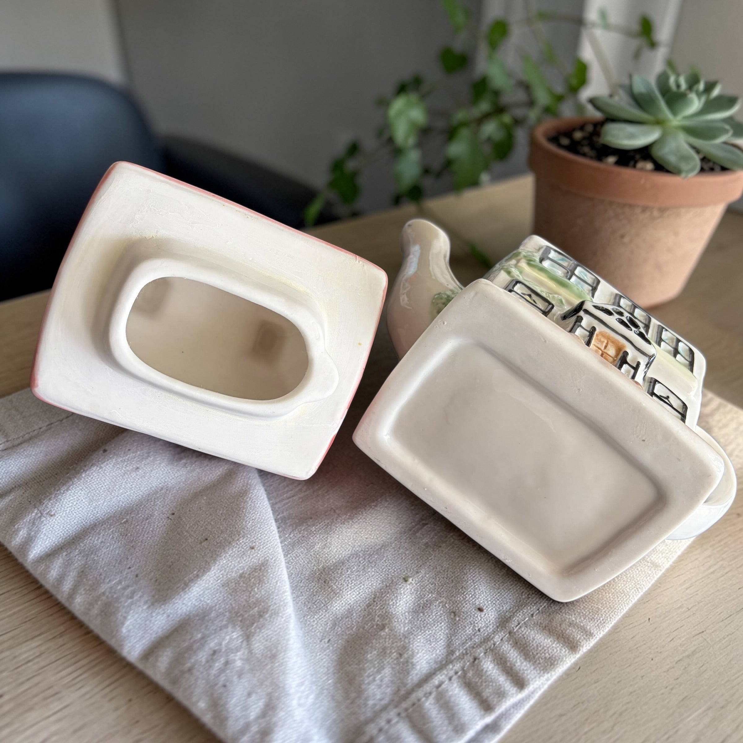 Vintage Teapot - Cottage (Staffordshire)