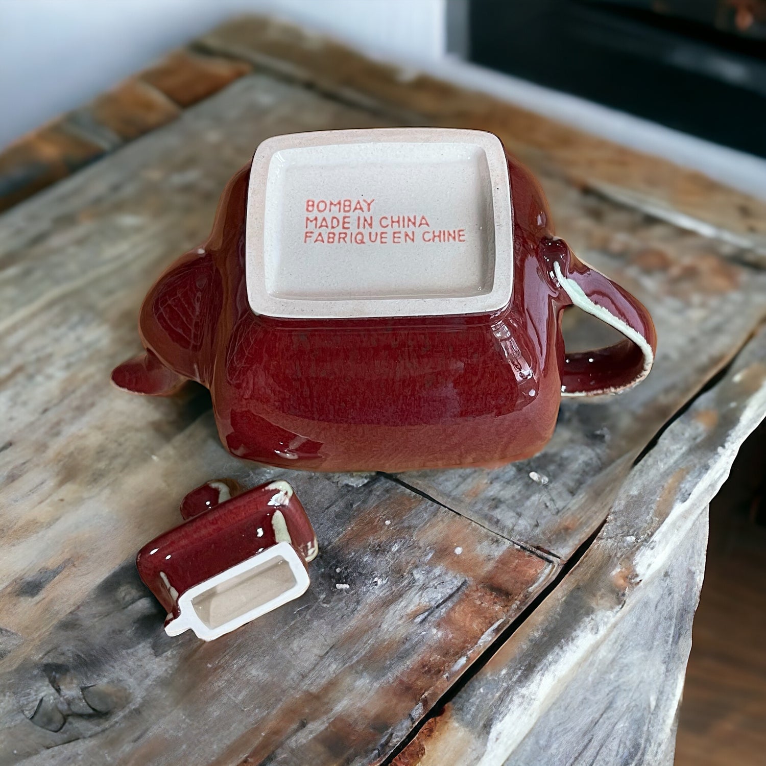 Vintage Teapot - Tudor (Bombay, China)