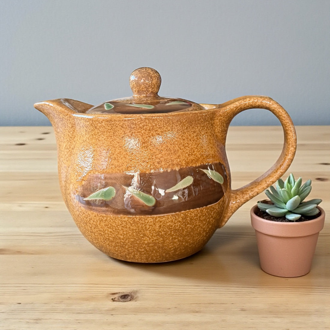 Vintage Teapot with Infuser - Brown Betty (Baum Bros, China)