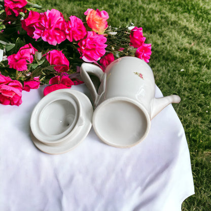 Vintage Teapot - Rosebuds (Unknown)