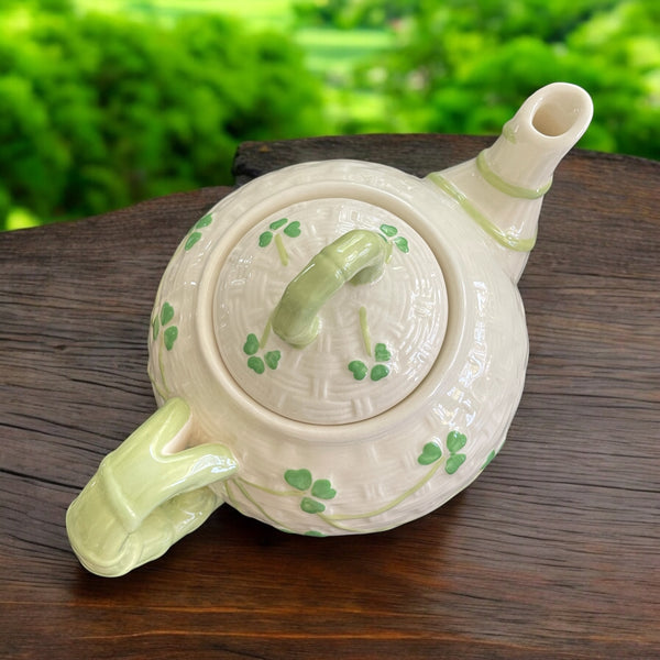 Vintage Teapot - Shamrocks (Celtic Classics, China)