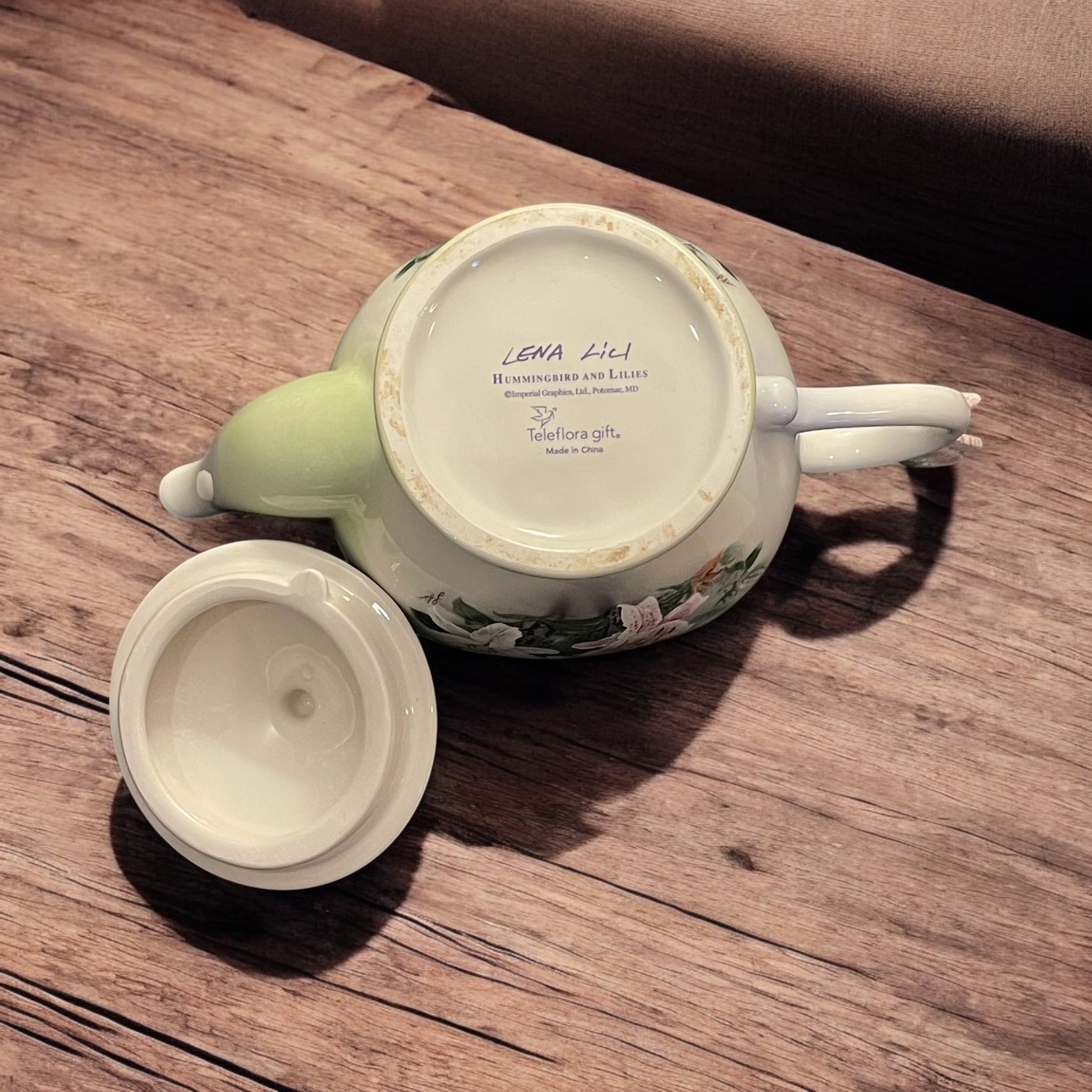 Vintage Teapot - Hummingbird and Lilies (Lena Liu)