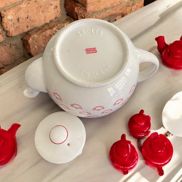 Vintage Teapot - Red Teapot Design (Sadler, England)