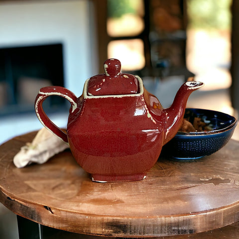 Vintage Teapot - Tudor (Bombay, China)