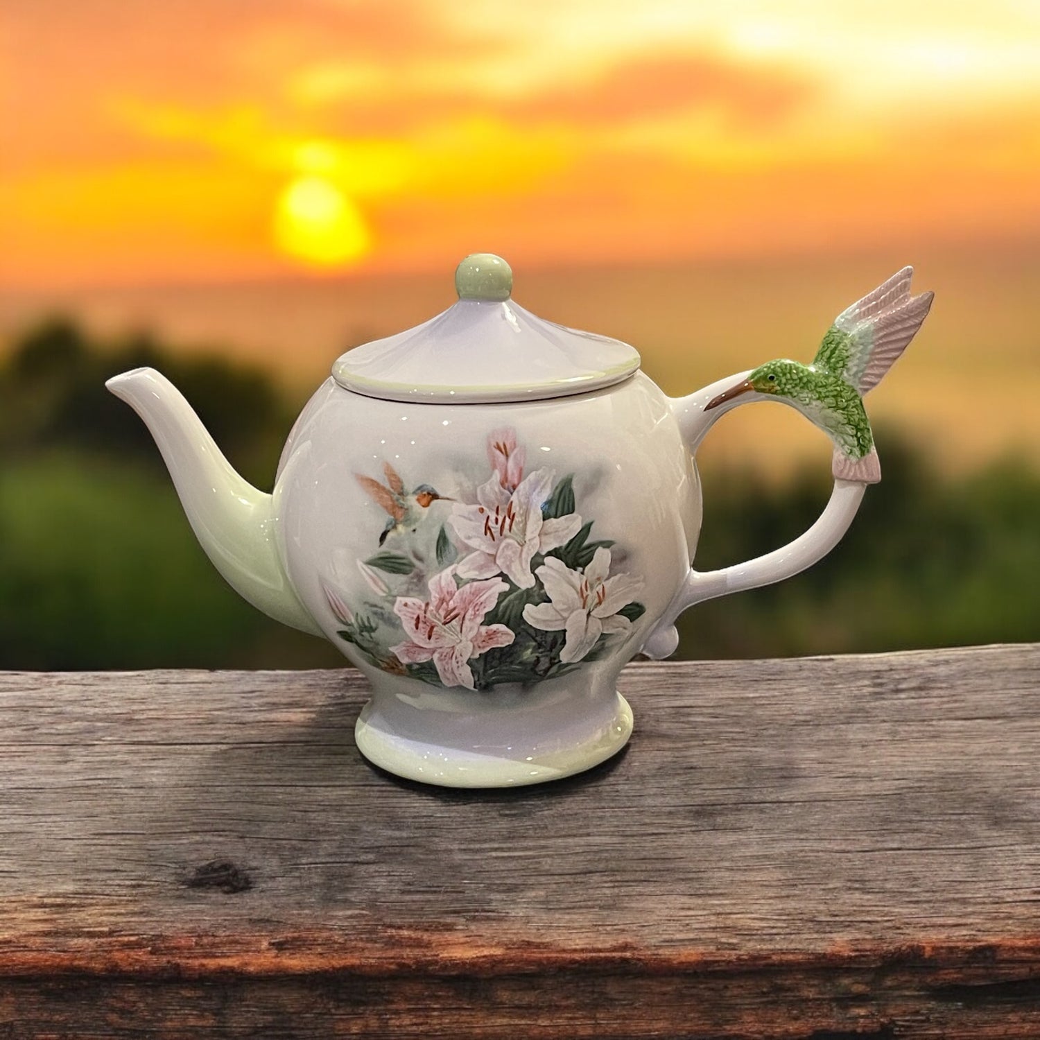 Vintage Teapot - Hummingbird and Lilies (Lena Liu)