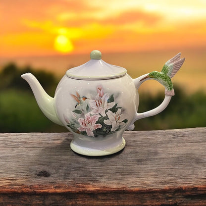 Vintage Teapot - Hummingbird and Lilies (Lena Liu)