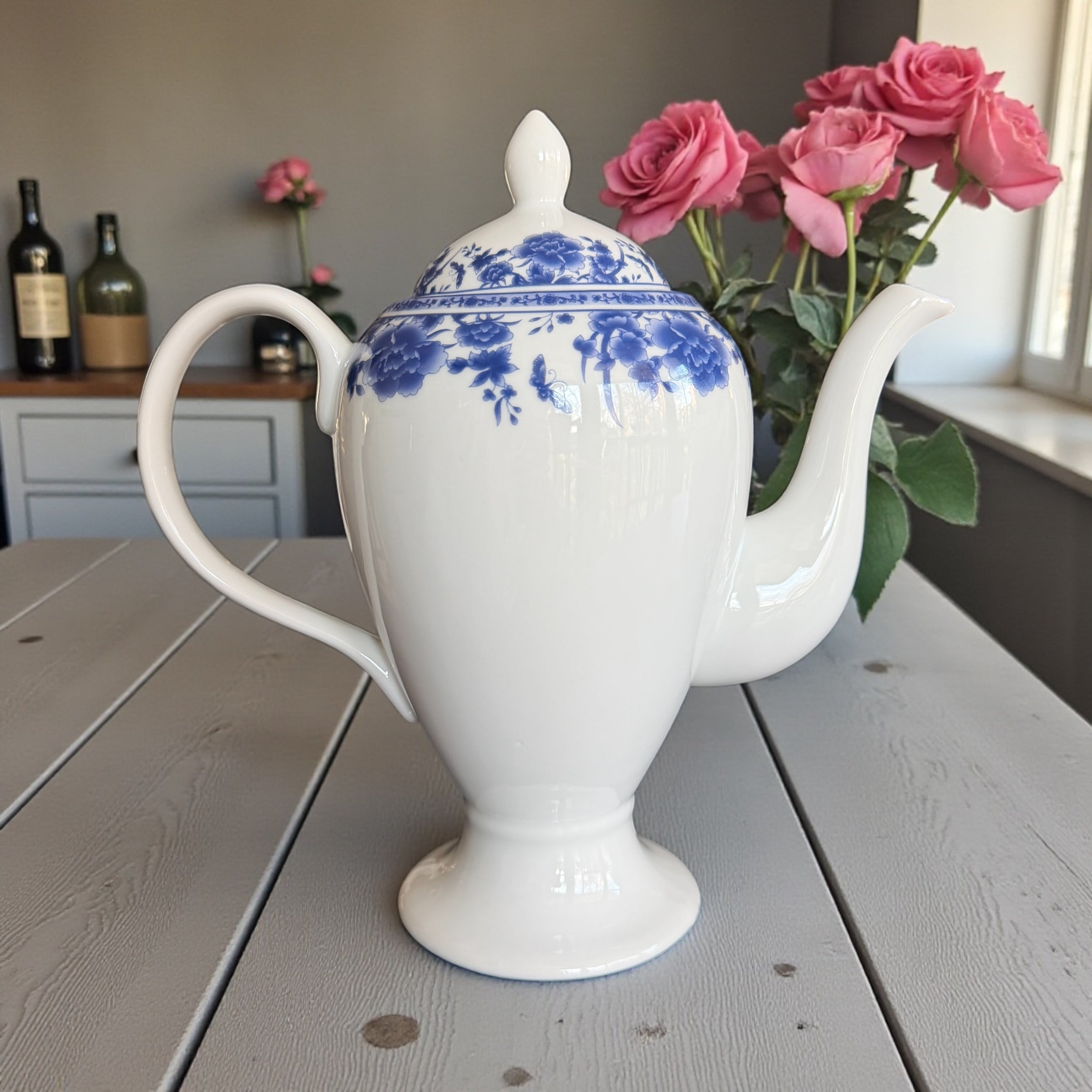 Vintage Teapot - Blue Rose (Baum Bros 2008, China)