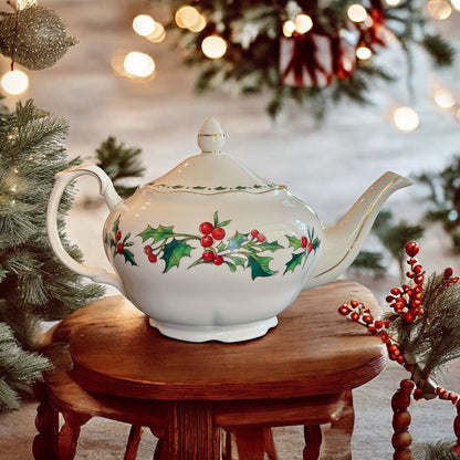 Vintage Teapot - A Cup of Christmas Tea (Waldman House Press, 1992)