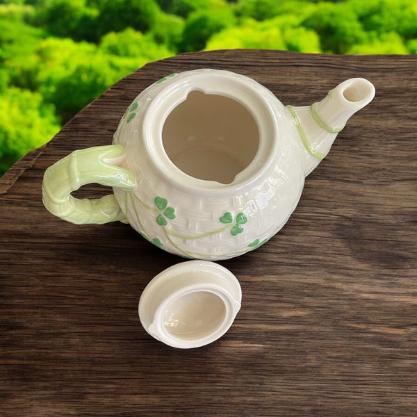 Vintage Teapot - Shamrocks (Celtic Classics, China)