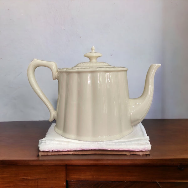 Vintage Teapot - Ivory & Lace (I. Godinger & Co.)