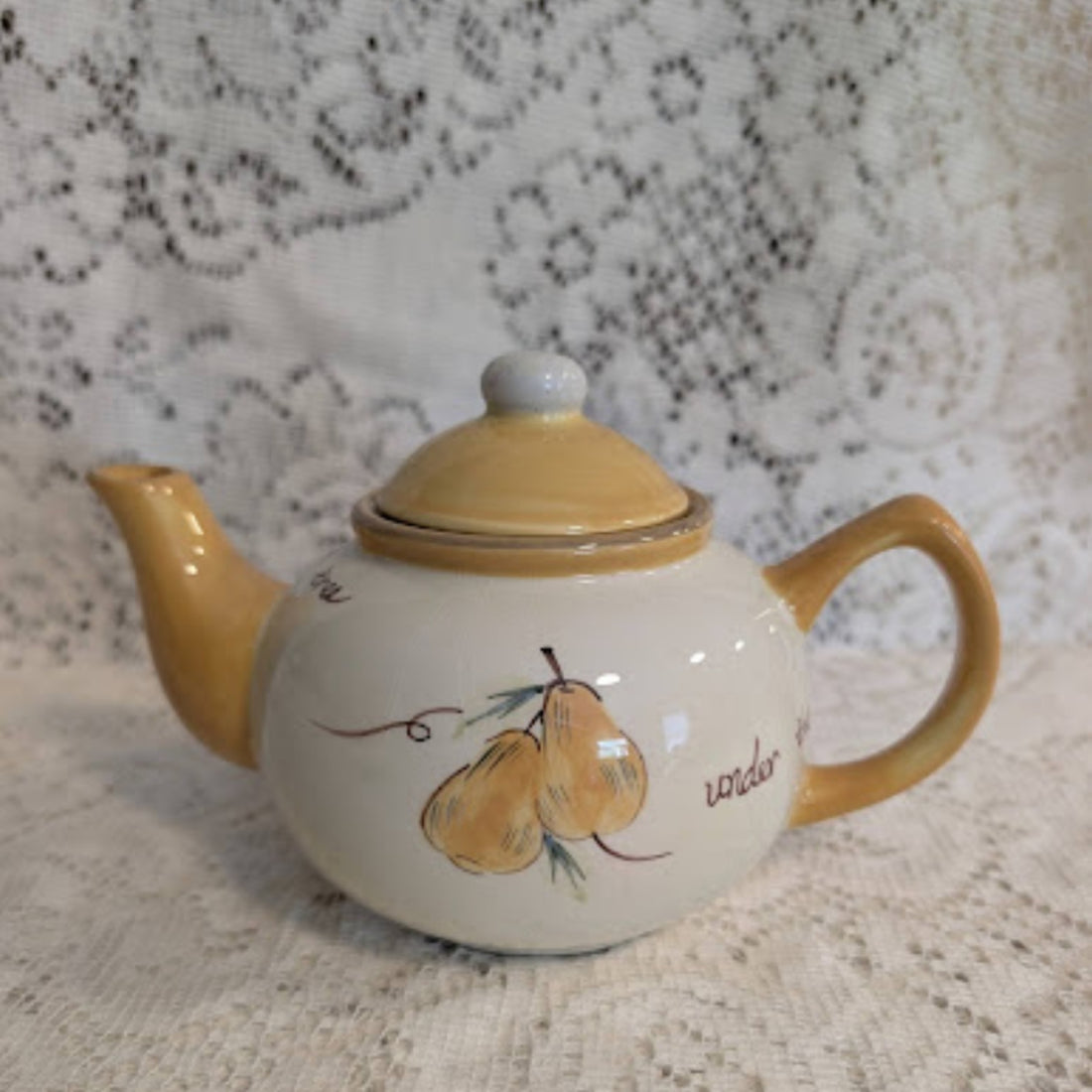 Vintage Emmitt Thompson "The Barnyard Collection" Pear Teapot
